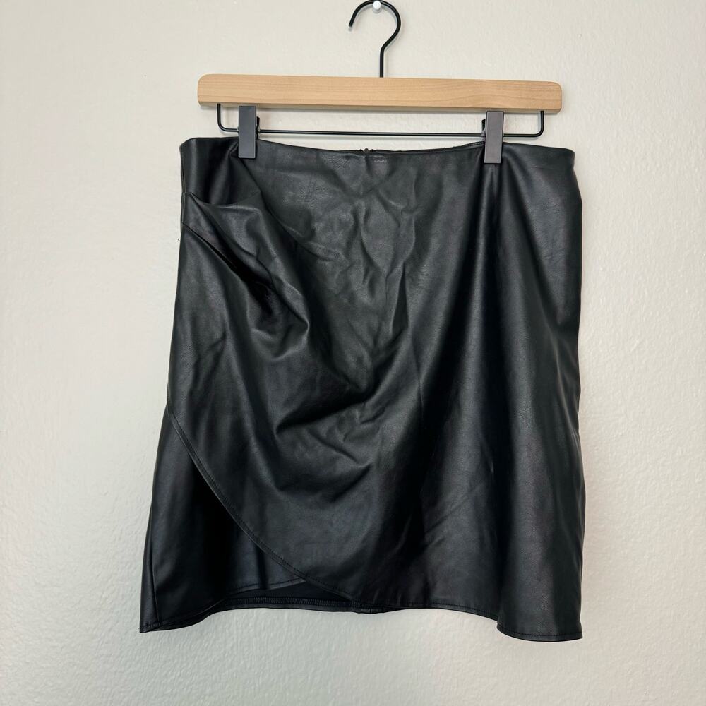 Missguided Women's Black Wrap Mini Skirt Faux Leather A-Line Going Out Size 8